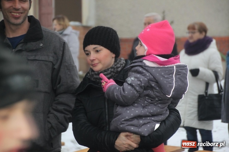 Zdjęcie w galerii na portalu naszraciborz.pl: Święty Mikołaj spotkał się z mieszkańcami Wojnowic wiadomości z regionu
