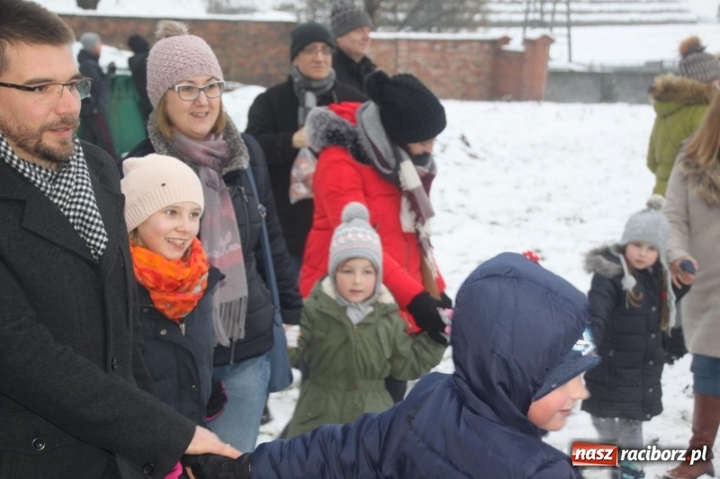 Zdjęcie w galerii na portalu naszraciborz.pl: Święty Mikołaj spotkał się z mieszkańcami Wojnowic wiadomości z regionu
