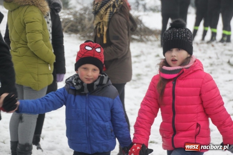 Zdjęcie w galerii na portalu naszraciborz.pl: Święty Mikołaj spotkał się z mieszkańcami Wojnowic wiadomości z regionu