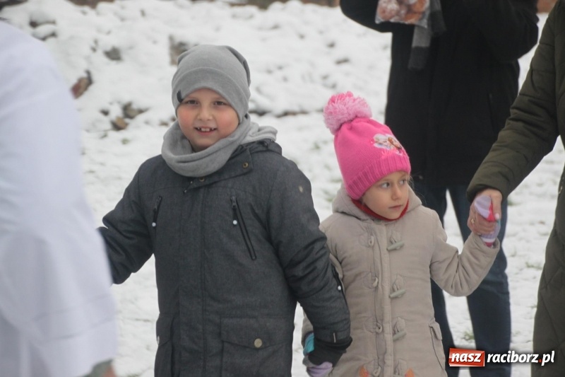 Zdjęcie w galerii na portalu naszraciborz.pl: Święty Mikołaj spotkał się z mieszkańcami Wojnowic wiadomości z regionu