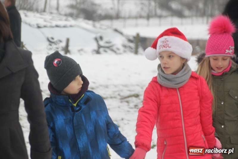 Zdjęcie w galerii na portalu naszraciborz.pl: Święty Mikołaj spotkał się z mieszkańcami Wojnowic wiadomości z regionu