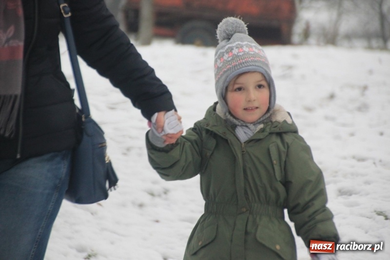 Zdjęcie w galerii na portalu naszraciborz.pl: Święty Mikołaj spotkał się z mieszkańcami Wojnowic wiadomości z regionu