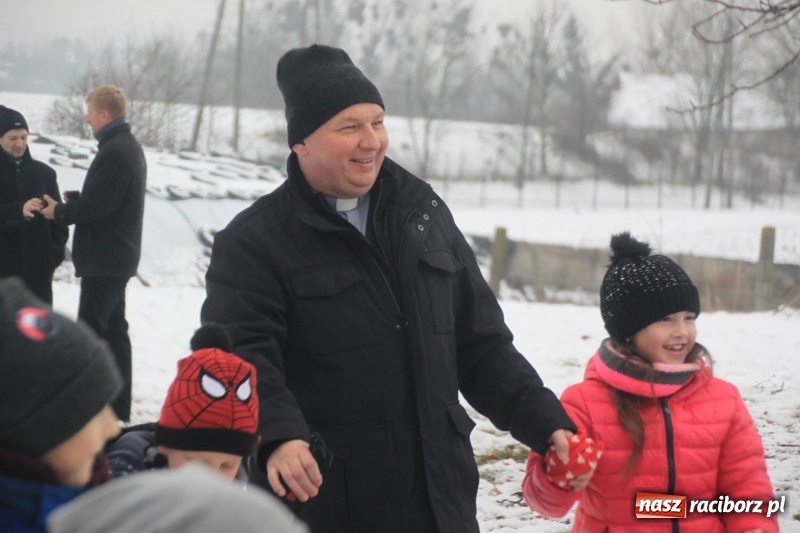 Zdjęcie w galerii na portalu naszraciborz.pl: Święty Mikołaj spotkał się z mieszkańcami Wojnowic wiadomości z regionu