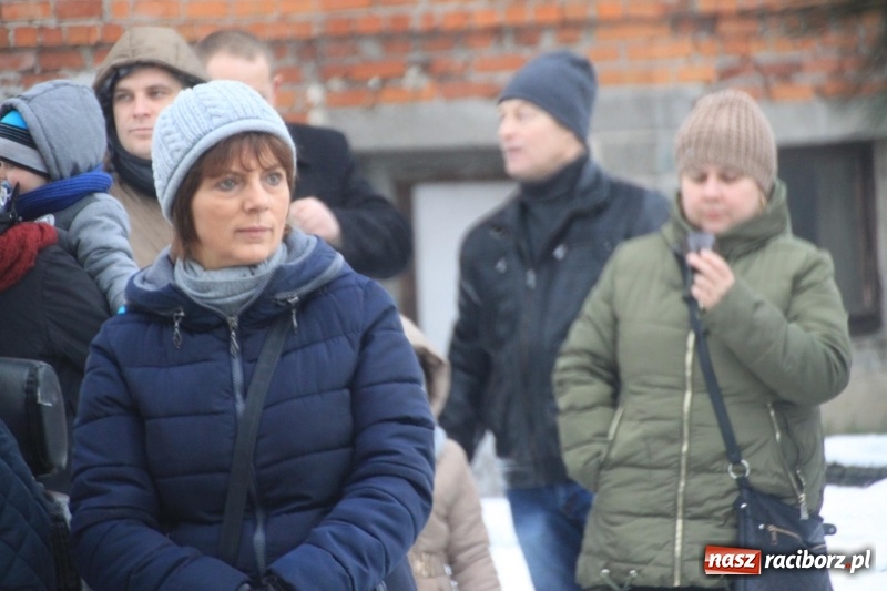 Zdjęcie w galerii na portalu naszraciborz.pl: Święty Mikołaj spotkał się z mieszkańcami Wojnowic wiadomości z regionu