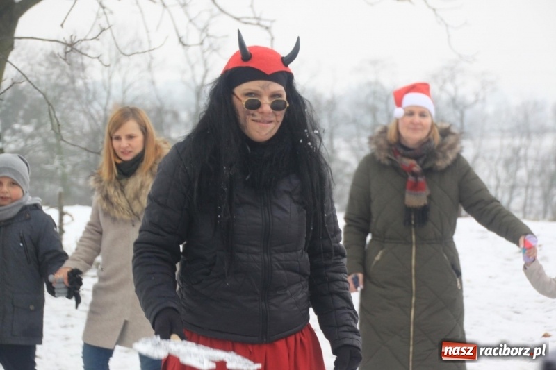 Zdjęcie w galerii na portalu naszraciborz.pl: Święty Mikołaj spotkał się z mieszkańcami Wojnowic wiadomości z regionu