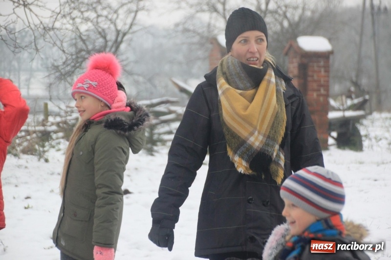 Zdjęcie w galerii na portalu naszraciborz.pl: Święty Mikołaj spotkał się z mieszkańcami Wojnowic wiadomości z regionu
