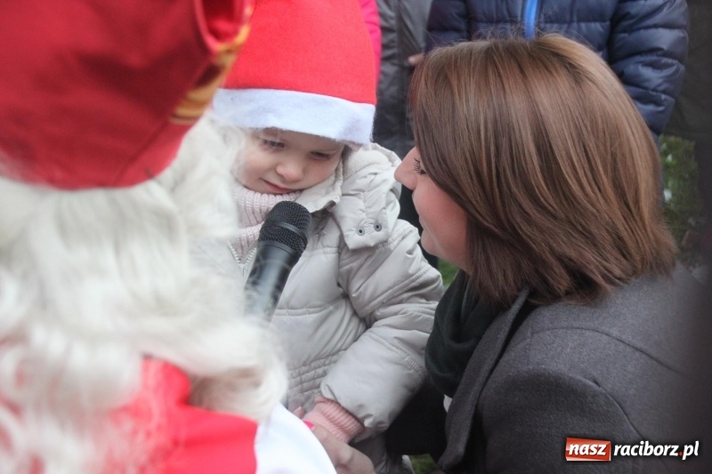 Zdjęcie w galerii na portalu naszraciborz.pl: Święty Mikołaj spotkał się z mieszkańcami Wojnowic wiadomości z regionu