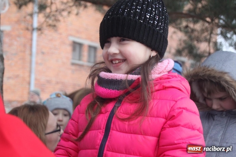 Zdjęcie w galerii na portalu naszraciborz.pl: Święty Mikołaj spotkał się z mieszkańcami Wojnowic wiadomości z regionu