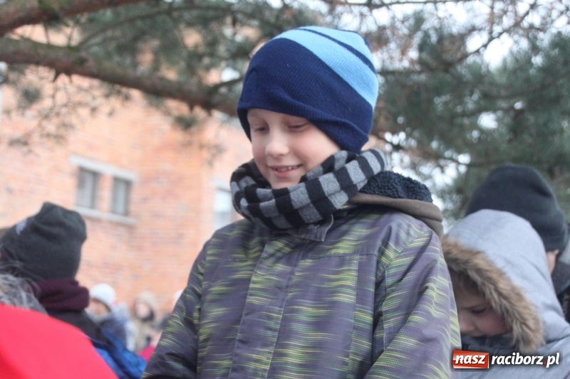 Zdjęcie w galerii na portalu naszraciborz.pl: Święty Mikołaj spotkał się z mieszkańcami Wojnowic wiadomości z regionu