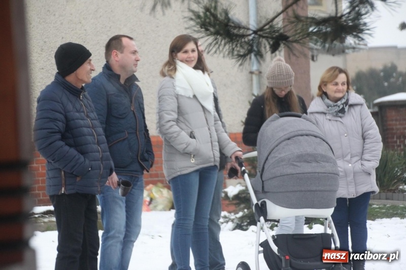 Zdjęcie w galerii na portalu naszraciborz.pl: Święty Mikołaj spotkał się z mieszkańcami Wojnowic wiadomości z regionu