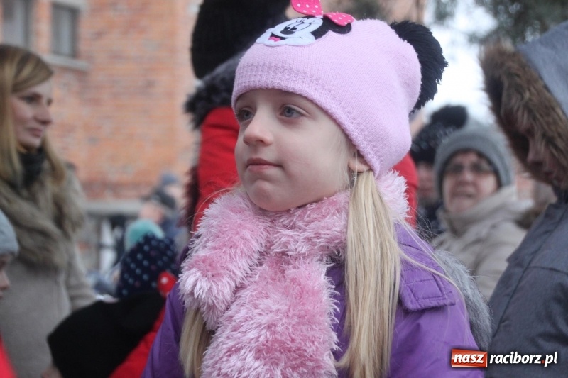 Zdjęcie w galerii na portalu naszraciborz.pl: Święty Mikołaj spotkał się z mieszkańcami Wojnowic wiadomości z regionu