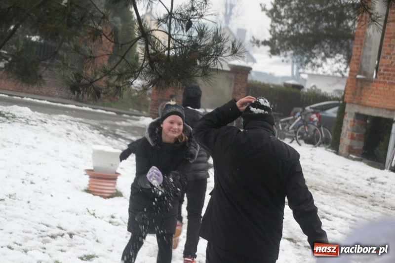 Zdjęcie w galerii na portalu naszraciborz.pl: Święty Mikołaj spotkał się z mieszkańcami Wojnowic wiadomości z regionu