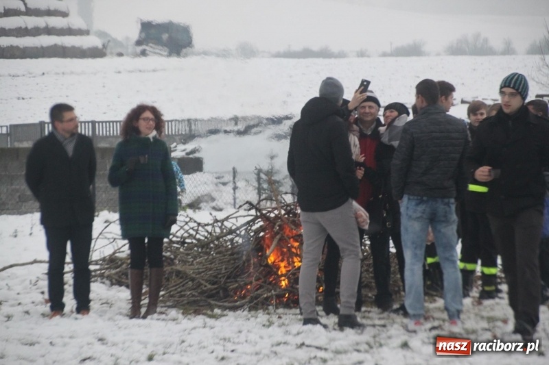 Zdjęcie w galerii na portalu naszraciborz.pl: Święty Mikołaj spotkał się z mieszkańcami Wojnowic wiadomości z regionu