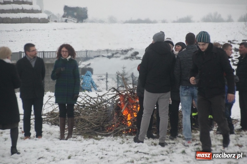 Zdjęcie w galerii na portalu naszraciborz.pl: Święty Mikołaj spotkał się z mieszkańcami Wojnowic wiadomości z regionu