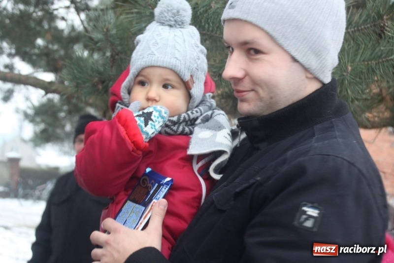 Zdjęcie w galerii na portalu naszraciborz.pl: Święty Mikołaj spotkał się z mieszkańcami Wojnowic wiadomości z regionu