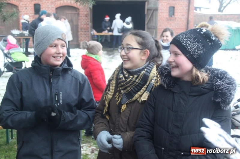 Zdjęcie w galerii na portalu naszraciborz.pl: Święty Mikołaj spotkał się z mieszkańcami Wojnowic wiadomości z regionu