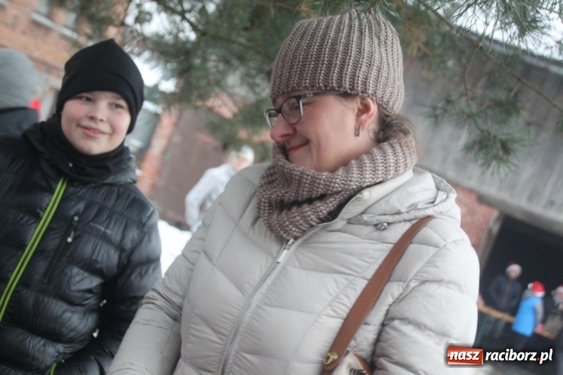 Zdjęcie w galerii na portalu naszraciborz.pl: Święty Mikołaj spotkał się z mieszkańcami Wojnowic wiadomości z regionu