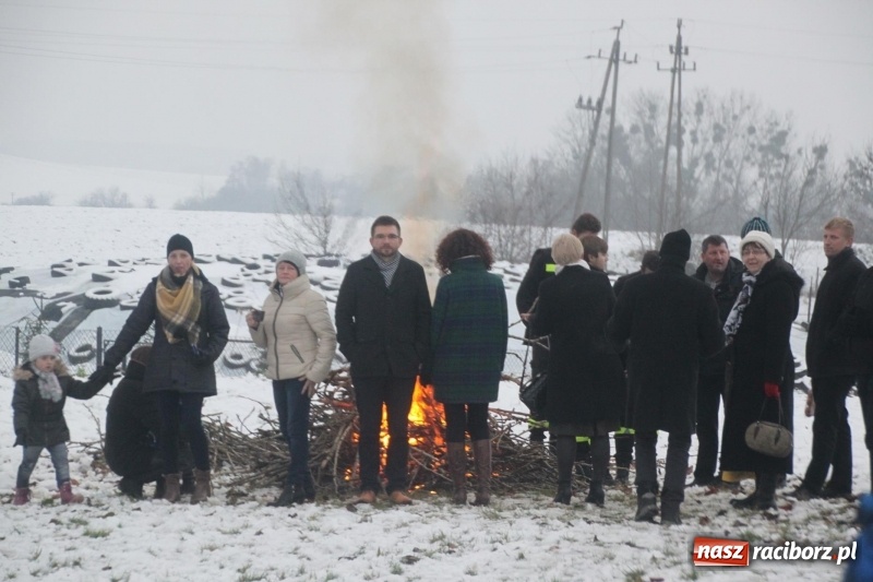 Zdjęcie w galerii na portalu naszraciborz.pl: Święty Mikołaj spotkał się z mieszkańcami Wojnowic wiadomości z regionu