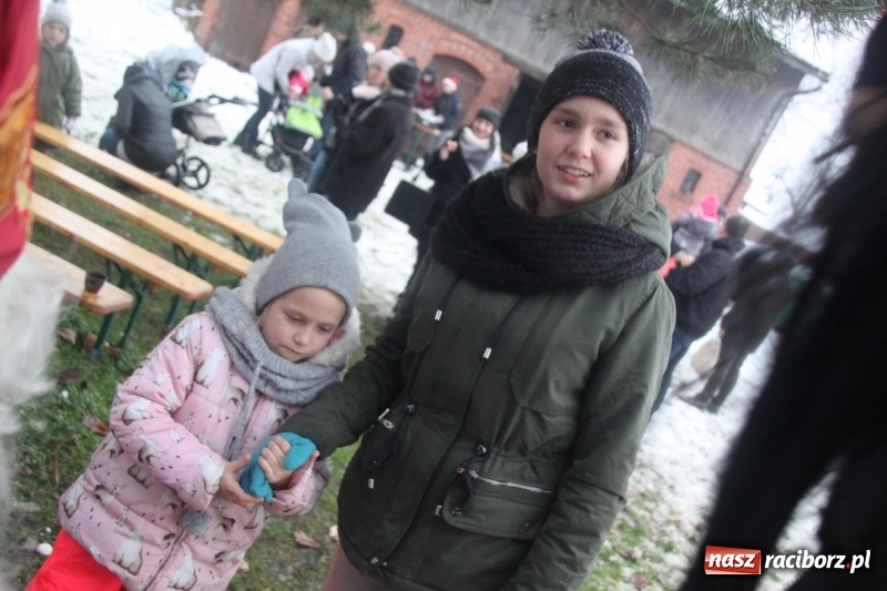 Zdjęcie w galerii na portalu naszraciborz.pl: Święty Mikołaj spotkał się z mieszkańcami Wojnowic wiadomości z regionu