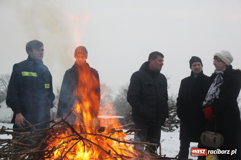 Zdjęcie w galerii na portalu naszraciborz.pl: Święty Mikołaj spotkał się z mieszkańcami Wojnowic wiadomości z regionu