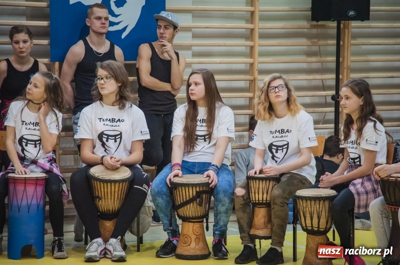 Zdjęcie w galerii na portalu naszraciborz.pl: Integracja, nie segregacja. Międzynarodowy Dzień Osób Niepełnosprawnych w SP1 wiadomości z regionu