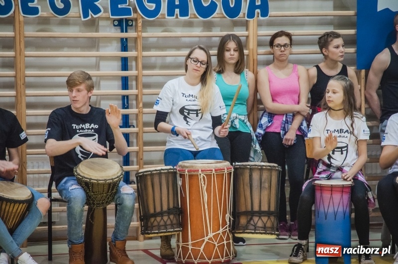Zdjęcie w galerii na portalu naszraciborz.pl: Integracja, nie segregacja. Międzynarodowy Dzień Osób Niepełnosprawnych w SP1 wiadomości z regionu