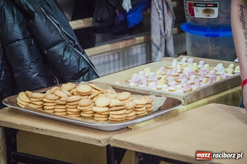 Zdjęcie w galerii na portalu naszraciborz.pl: Integracja, nie segregacja. Międzynarodowy Dzień Osób Niepełnosprawnych w SP1 wiadomości z regionu