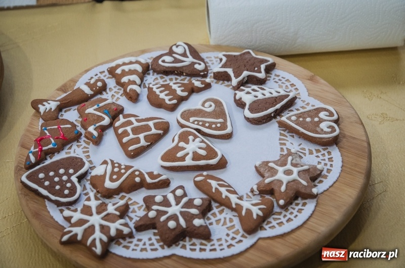 Zdjęcie w galerii na portalu naszraciborz.pl: Integracja, nie segregacja. Międzynarodowy Dzień Osób Niepełnosprawnych w SP1 wiadomości z regionu