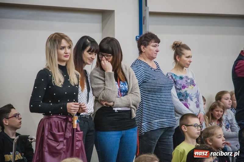 Zdjęcie w galerii na portalu naszraciborz.pl: Integracja, nie segregacja. Międzynarodowy Dzień Osób Niepełnosprawnych w SP1 wiadomości z regionu