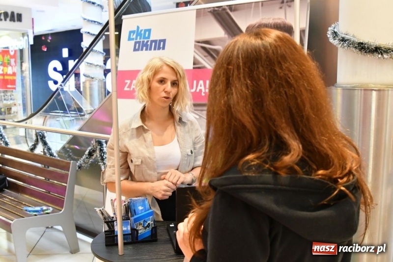 Zdjęcie w galerii na portalu naszraciborz.pl: Przyjdź na zakupy i znajdź pracę. Eko-Okna rekrutują w galeriach handlowych wiadomości z regionu