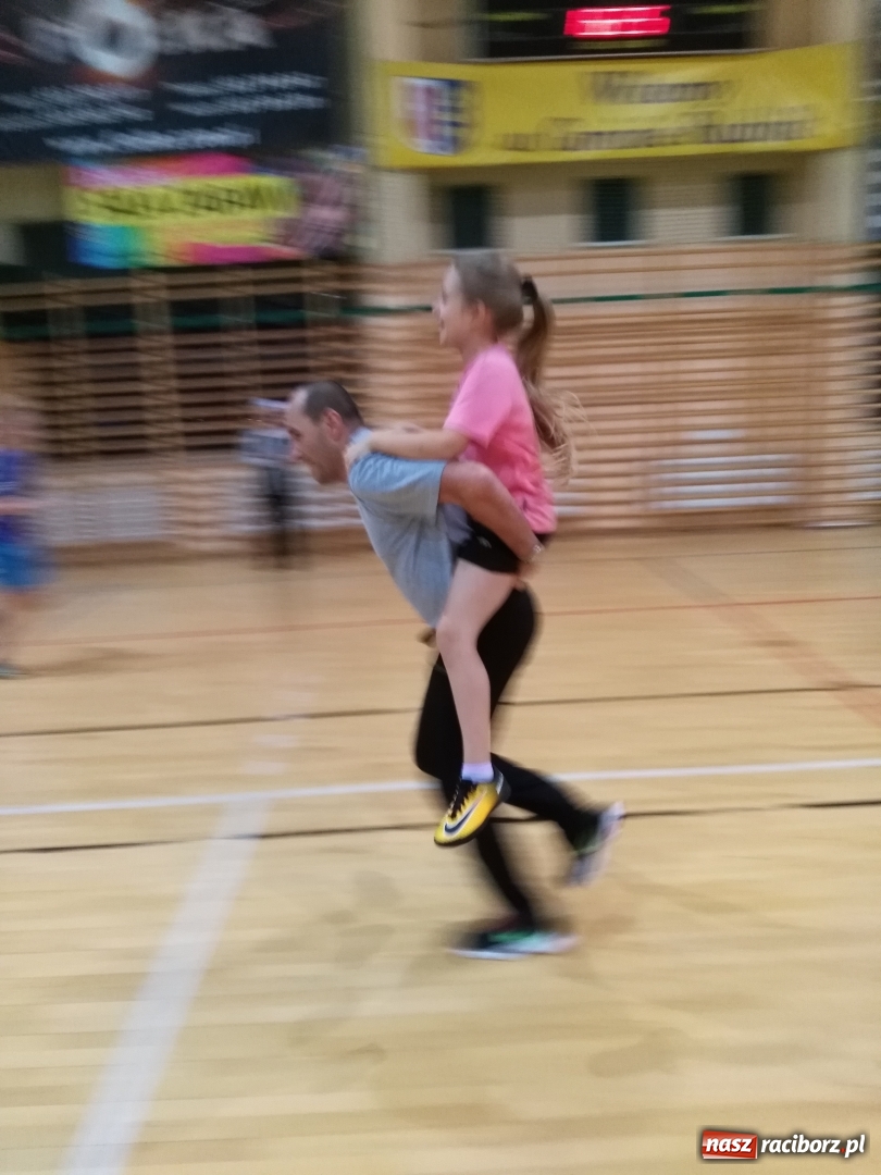 Zdjęcie w galerii na portalu naszraciborz.pl: Do Rudnika zawitał sportowy Mikołaj wiadomości z regionu