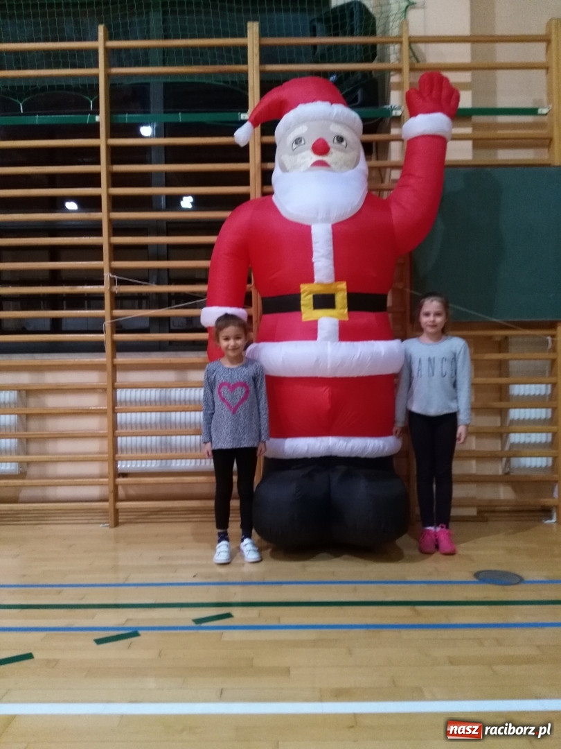 Zdjęcie w galerii na portalu naszraciborz.pl: Do Rudnika zawitał sportowy Mikołaj wiadomości z regionu