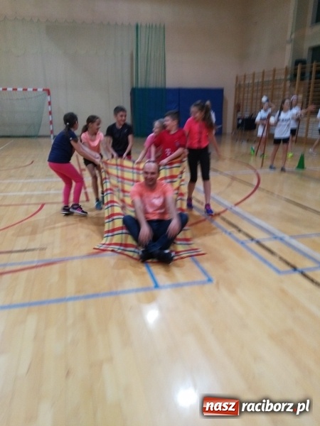 Zdjęcie w galerii na portalu naszraciborz.pl: Do Rudnika zawitał sportowy Mikołaj wiadomości z regionu