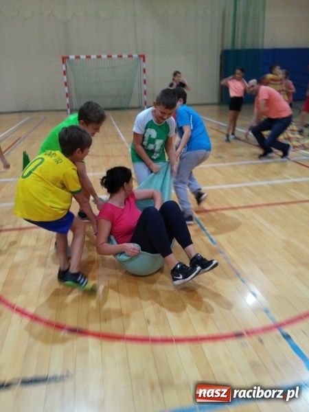 Zdjęcie w galerii na portalu naszraciborz.pl: Do Rudnika zawitał sportowy Mikołaj wiadomości z regionu