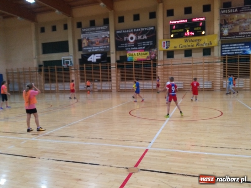 Zdjęcie w galerii na portalu naszraciborz.pl: Do Rudnika zawitał sportowy Mikołaj wiadomości z regionu