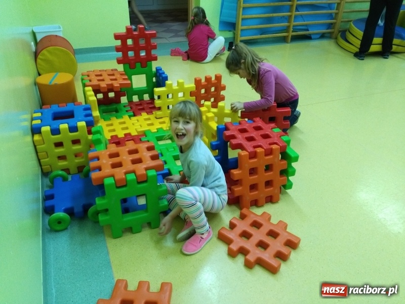 Zdjęcie w galerii na portalu naszraciborz.pl: Do Rudnika zawitał sportowy Mikołaj wiadomości z regionu