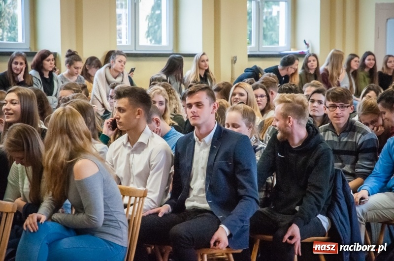 Zdjęcie w galerii na portalu naszraciborz.pl: W CKZiU numer 1 podsumowano praktyki w Niemczech i Hiszpanii wiadomości z regionu