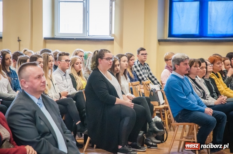 Zdjęcie w galerii na portalu naszraciborz.pl: W CKZiU numer 1 podsumowano praktyki w Niemczech i Hiszpanii wiadomości z regionu