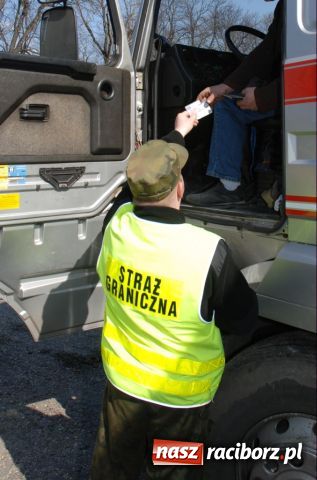 Zdjęcie w galerii na portalu naszraciborz.pl: Zatrzymane urządzenie do fałszowania wskazań tachografu wiadomości z regionu