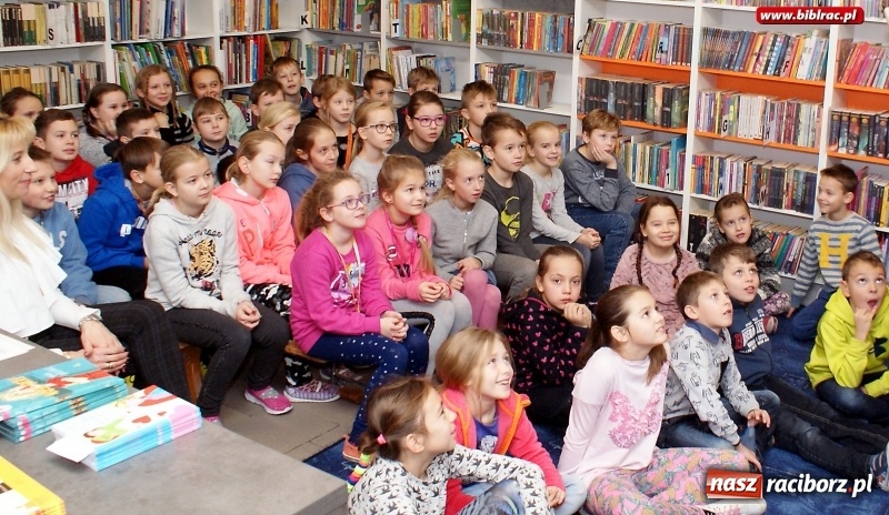 Zdjęcie w galerii na portalu naszraciborz.pl: Pisarz Paweł Beręsewicz spotkał się z czytelnikami w Markowicach wiadomości z regionu