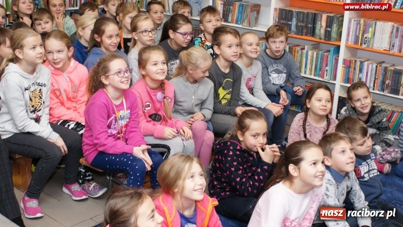 Zdjęcie w galerii na portalu naszraciborz.pl: Pisarz Paweł Beręsewicz spotkał się z czytelnikami w Markowicach wiadomości z regionu