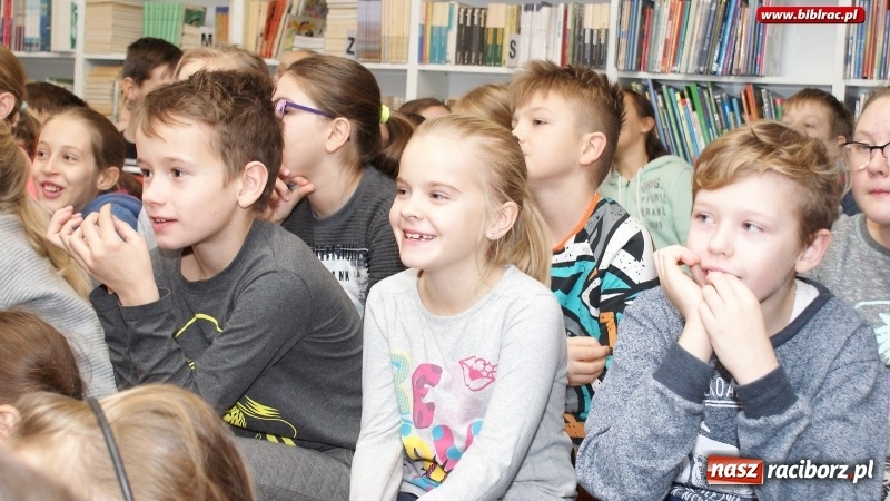 Zdjęcie w galerii na portalu naszraciborz.pl: Pisarz Paweł Beręsewicz spotkał się z czytelnikami w Markowicach wiadomości z regionu