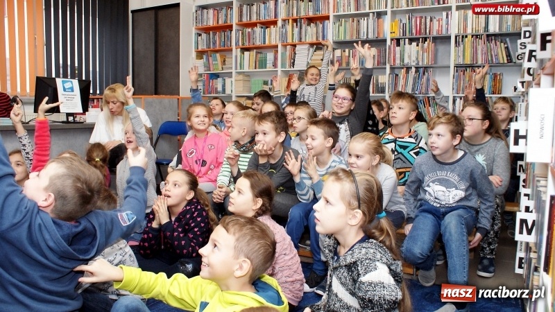Zdjęcie w galerii na portalu naszraciborz.pl: Pisarz Paweł Beręsewicz spotkał się z czytelnikami w Markowicach wiadomości z regionu
