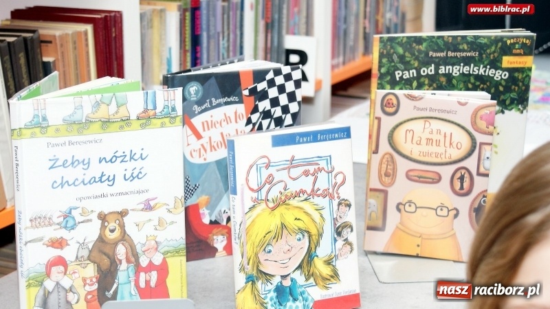 Zdjęcie w galerii na portalu naszraciborz.pl: Pisarz Paweł Beręsewicz spotkał się z czytelnikami w Markowicach wiadomości z regionu