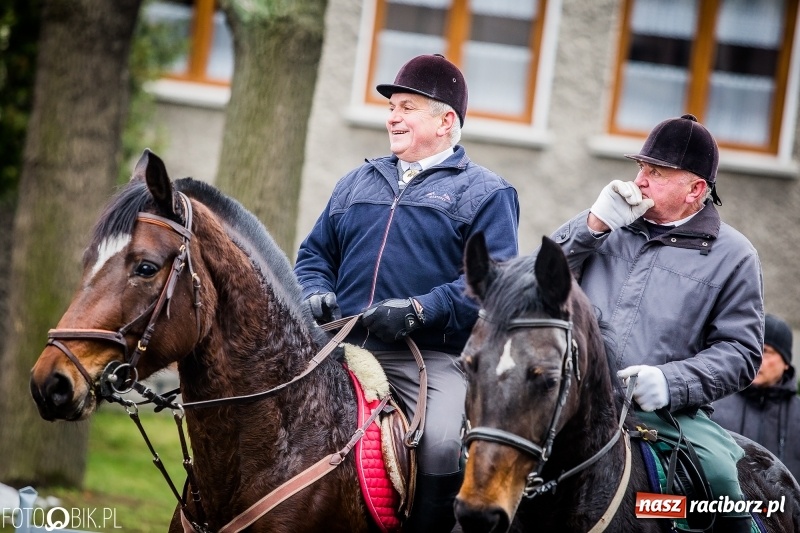 Zdjęcie w galerii na portalu naszraciborz.pl: Procesja konna przeszła przez Krzanowice wiadomości z regionu