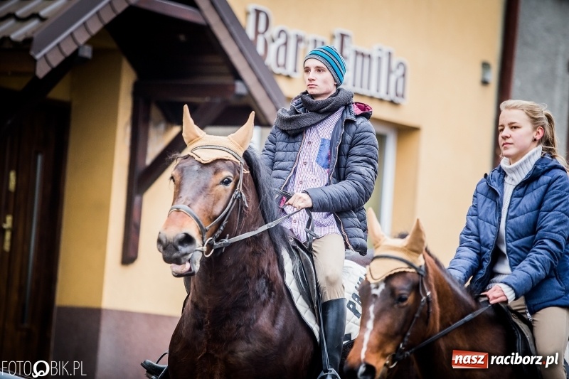 Zdjęcie w galerii na portalu naszraciborz.pl: Procesja konna przeszła przez Krzanowice wiadomości z regionu