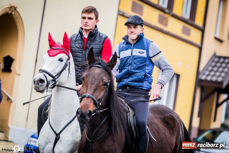 Zdjęcie w galerii na portalu naszraciborz.pl: Procesja konna przeszła przez Krzanowice wiadomości z regionu