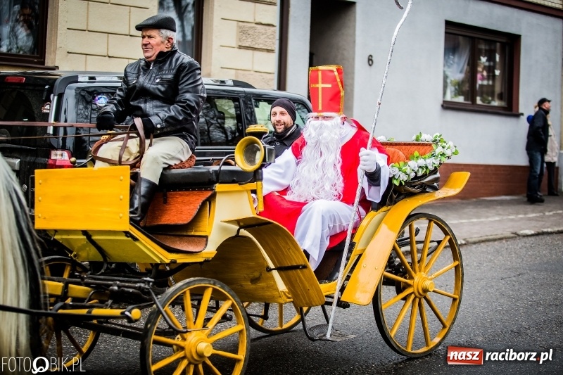 Zdjęcie w galerii na portalu naszraciborz.pl: Procesja konna przeszła przez Krzanowice wiadomości z regionu