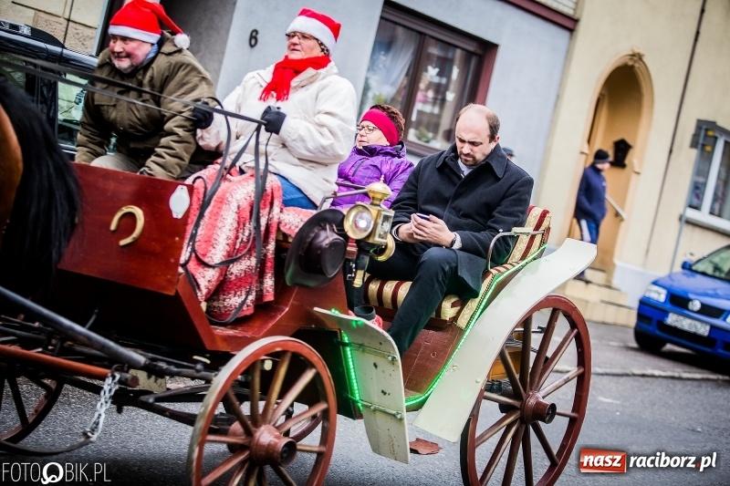 Zdjęcie w galerii na portalu naszraciborz.pl: Procesja konna przeszła przez Krzanowice wiadomości z regionu