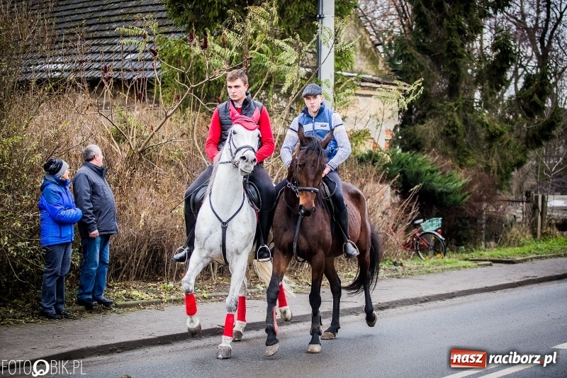 Zdjęcie w galerii na portalu naszraciborz.pl: Procesja konna przeszła przez Krzanowice wiadomości z regionu